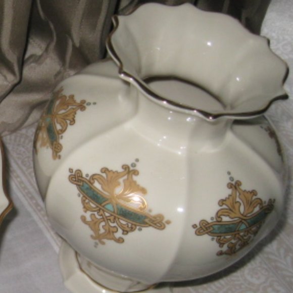 Lenox Other - Lenox china vase Catalan pattern